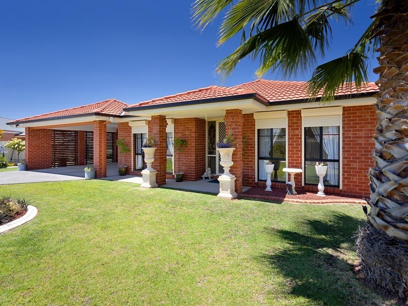 2 Johnson Court, Howlong NSW 2643