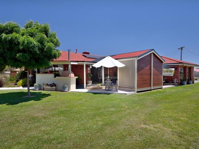 2 Johnson Court, Howlong NSW 2643