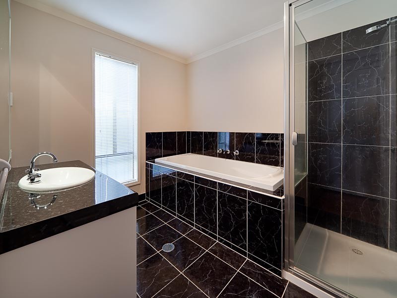 10 Belah Court, Thurgoona NSW 2640