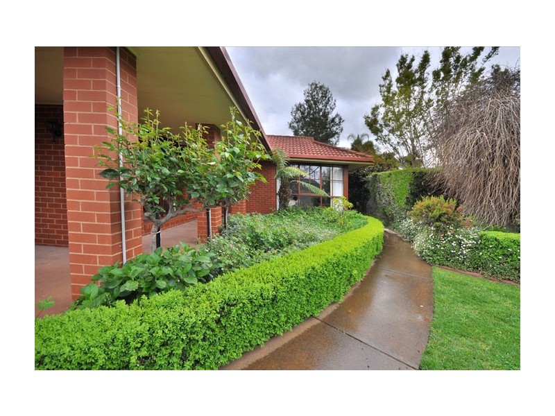 588 Regina Avenue, North Albury NSW 2640