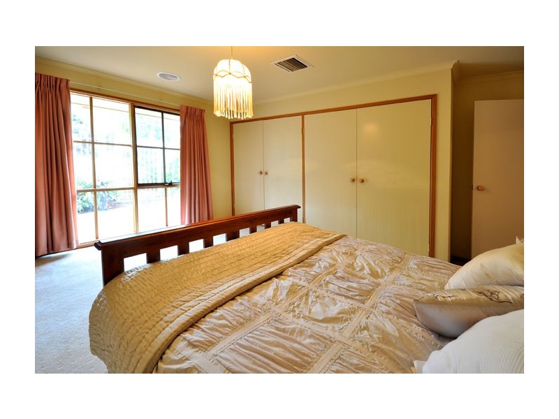 588 Regina Avenue, North Albury NSW 2640