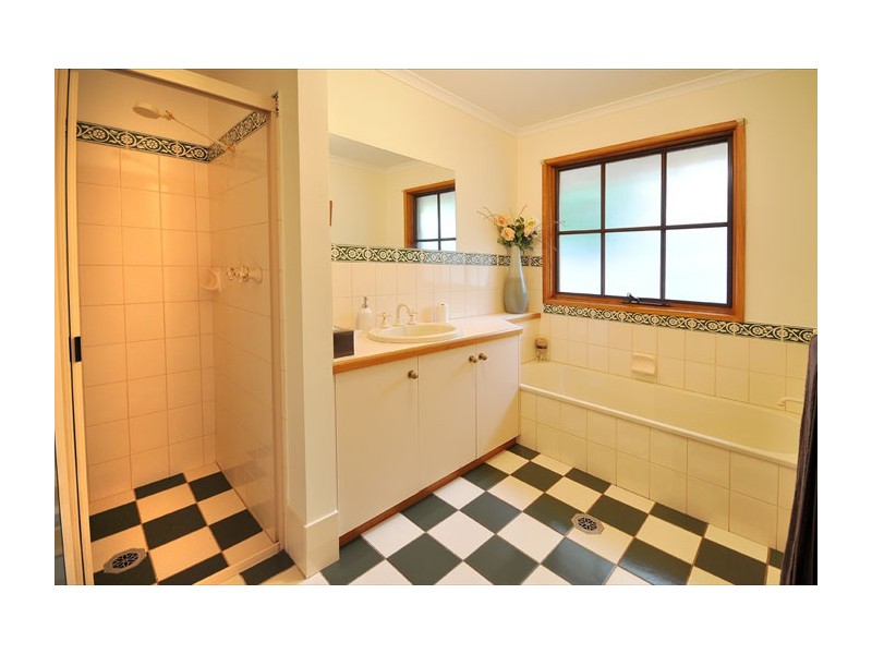 588 Regina Avenue, North Albury NSW 2640