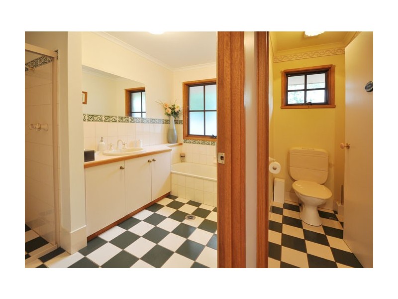 588 Regina Avenue, North Albury NSW 2640