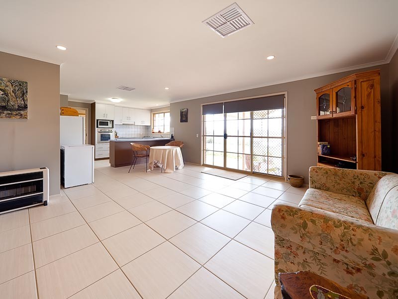 6 Selwyn Court, Thurgoona NSW 2640