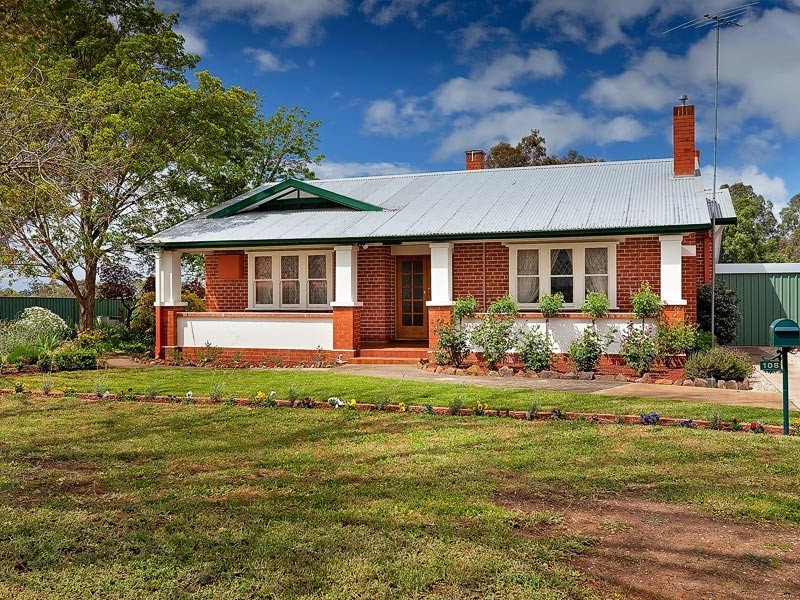 108 Hovell Street, Howlong NSW 2643