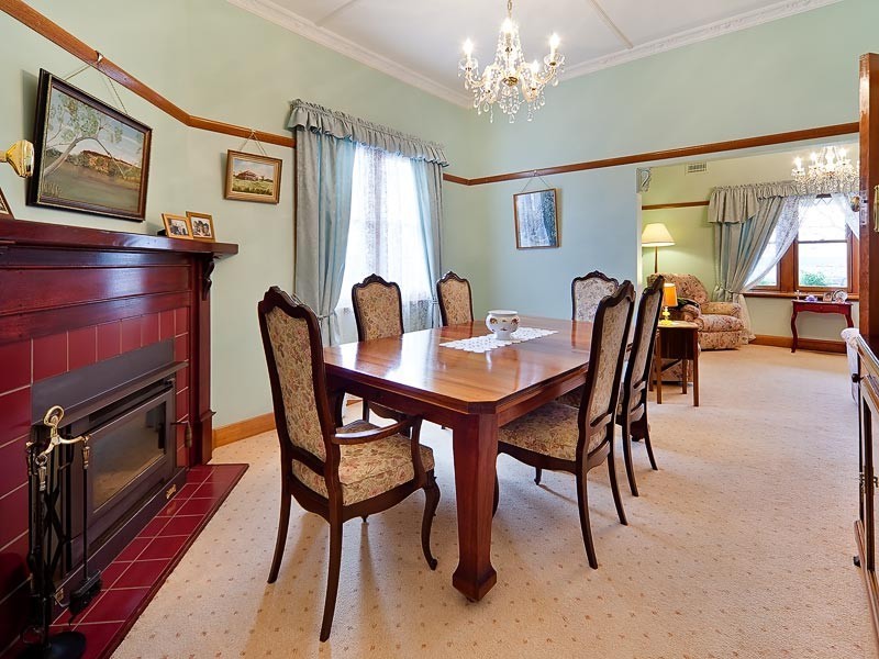 108 Hovell Street, Howlong NSW 2643