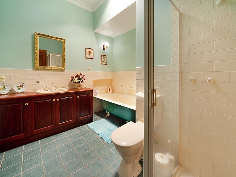 108 Hovell Street, Howlong NSW 2643