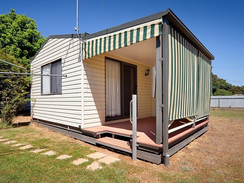 102 Hoddle Street, Howlong NSW 2643