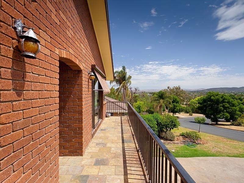 22 Mountain View Drive, Lavington NSW 2641