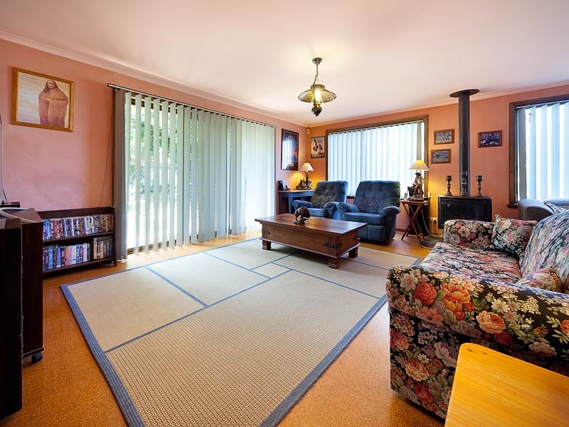 22 Mountain View Drive, Lavington NSW 2641