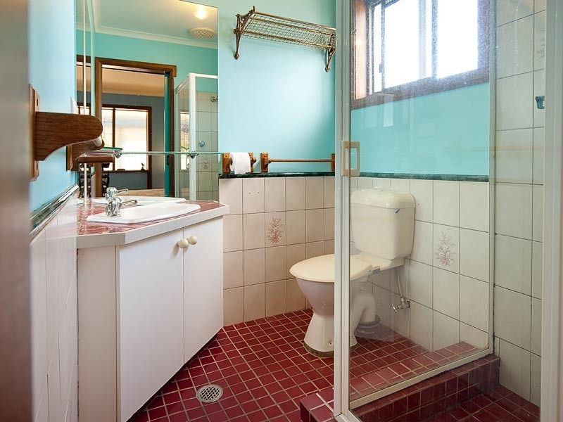 22 Mountain View Drive, Lavington NSW 2641