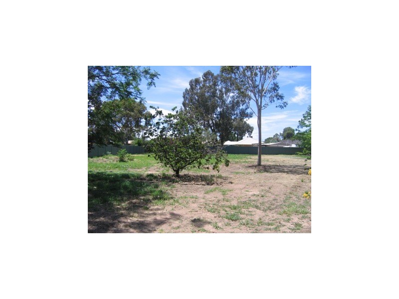 184 Adams Street, Corowa NSW 2646