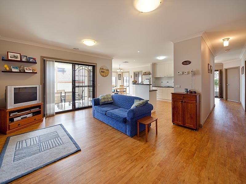 21 Mountain Way, Lavington NSW 2641