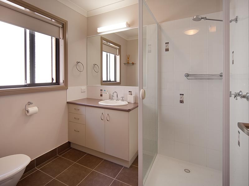 21 Mountain Way, Lavington NSW 2641