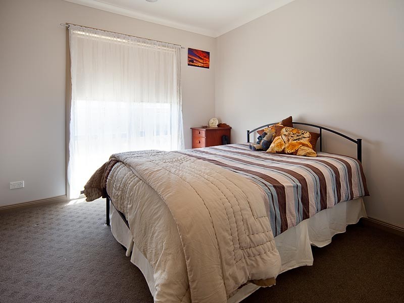 21 Mountain Way, Lavington NSW 2641