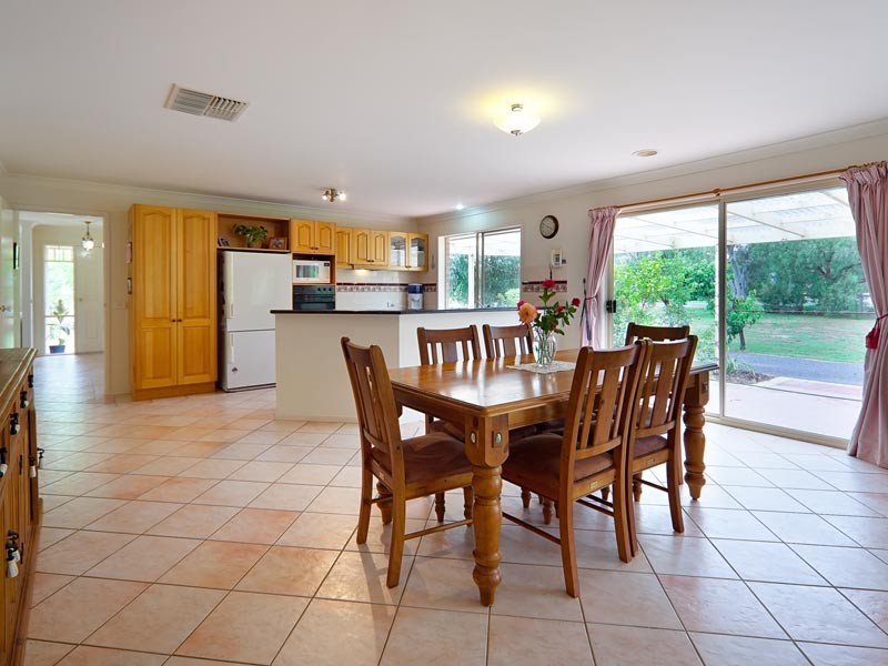 94 Hoddle Street, Howlong NSW 2643