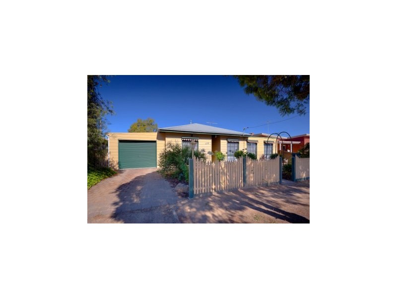 496 Alldis Avenue, Lavington NSW 2641
