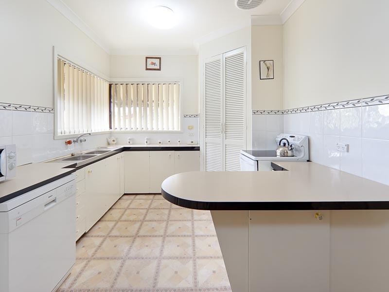 523 Kemp Street, Lavington NSW 2641