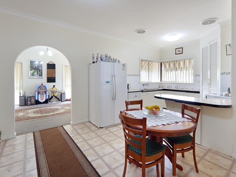 523 Kemp Street, Lavington NSW 2641