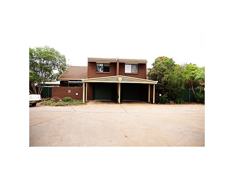 4/183  Baranbale Way, Lavington NSW 2641