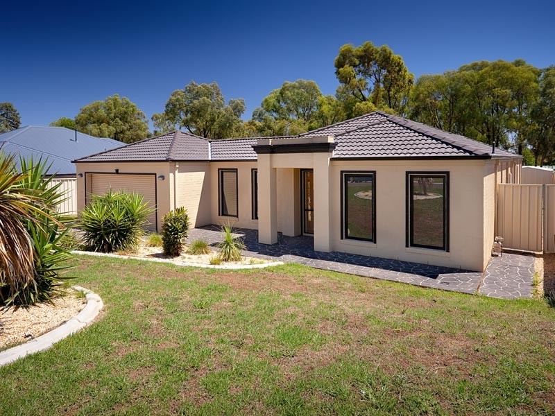 71 Dunne Crescent, Thurgoona NSW 2640