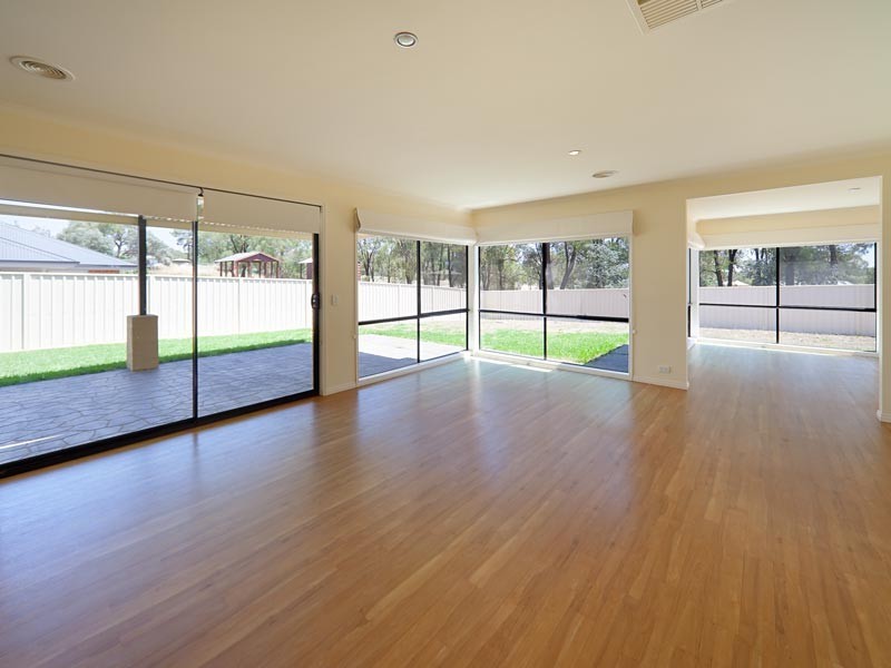 71 Dunne Crescent, Thurgoona NSW 2640