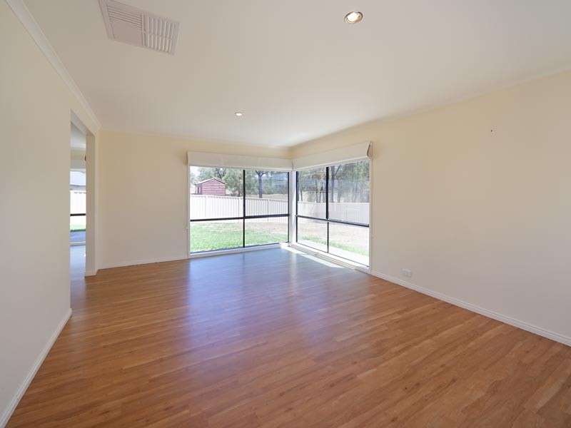 71 Dunne Crescent, Thurgoona NSW 2640