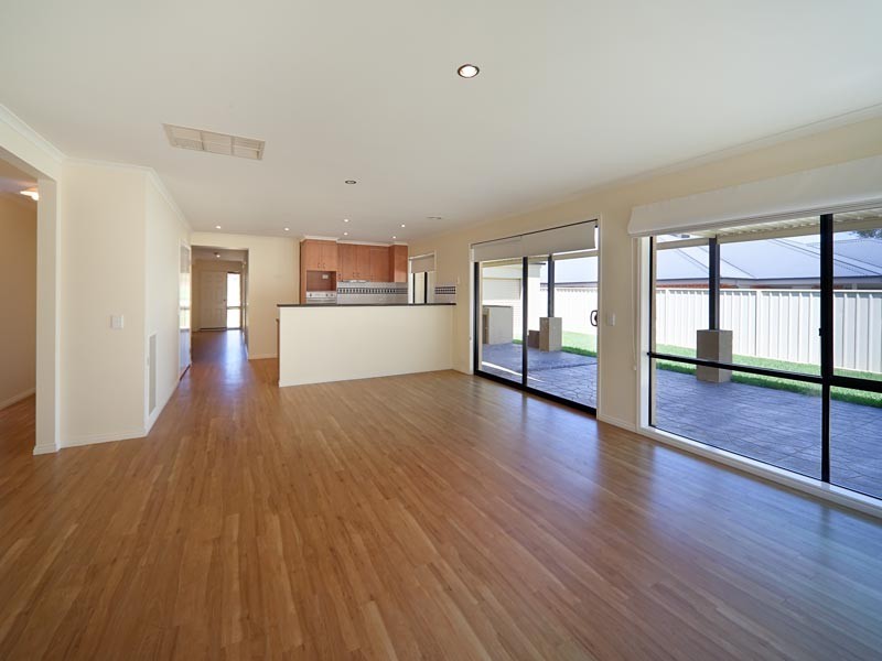 71 Dunne Crescent, Thurgoona NSW 2640