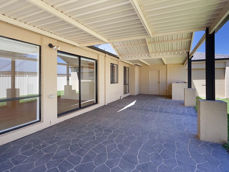 71 Dunne Crescent, Thurgoona NSW 2640