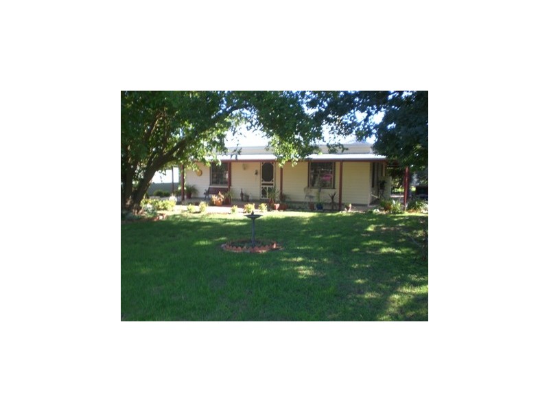 105 Bank Street, Howlong NSW 2643