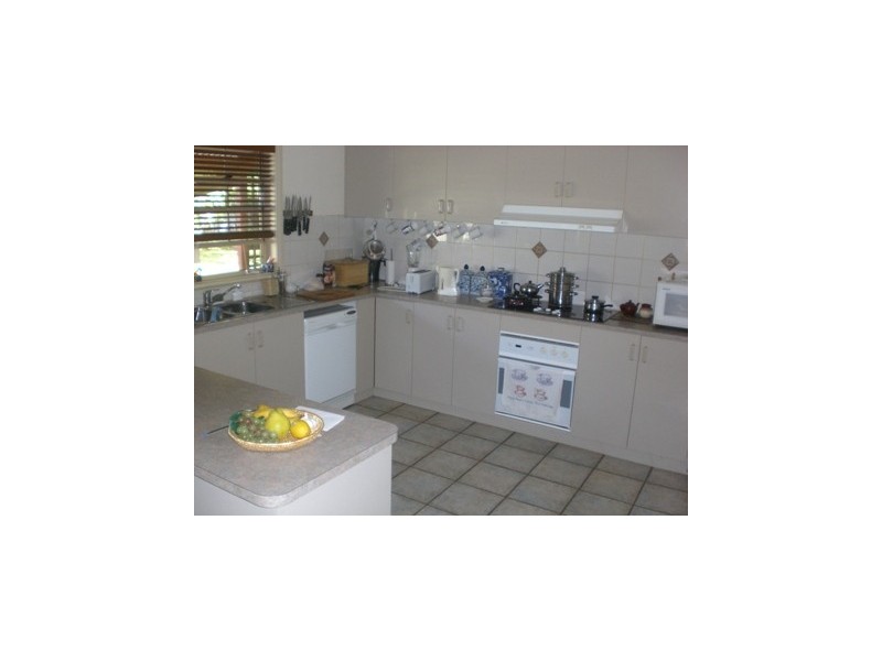 105 Bank Street, Howlong NSW 2643