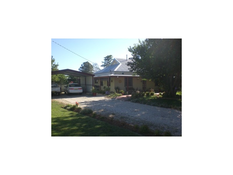 105 Bank Street, Howlong NSW 2643