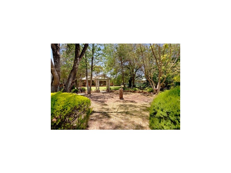 126 Bank Street, Howlong NSW 2643