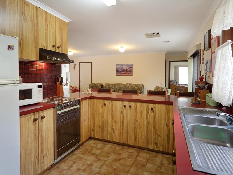 126 Bank Street, Howlong NSW 2643