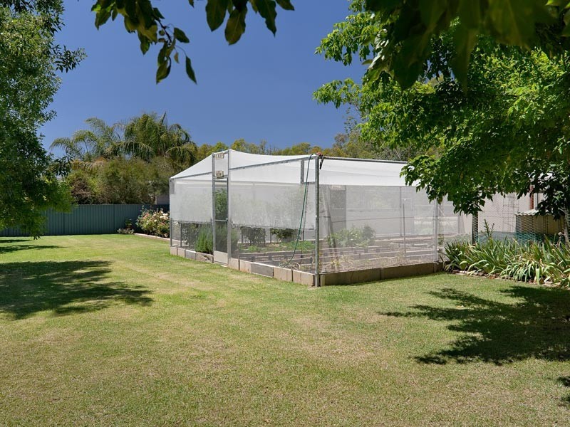 126 Bank Street, Howlong NSW 2643