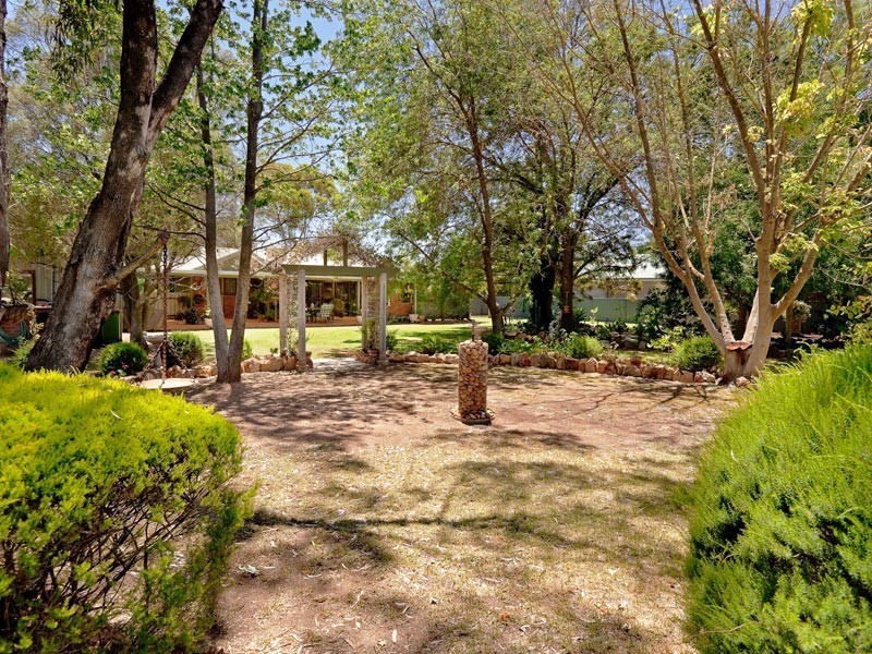 126 Bank Street, Howlong NSW 2643