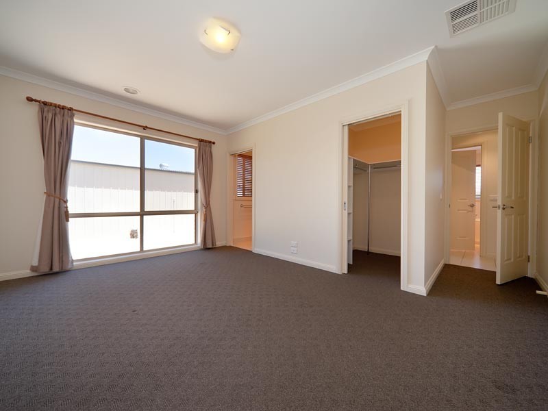 158 Kennedy Street, Howlong NSW 2643