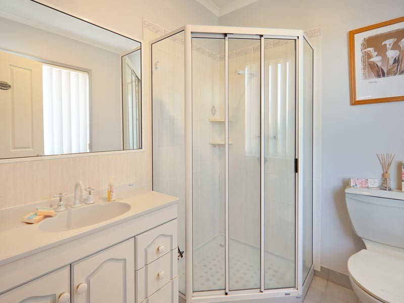 6 Dimbanna Court, Lavington NSW 2641