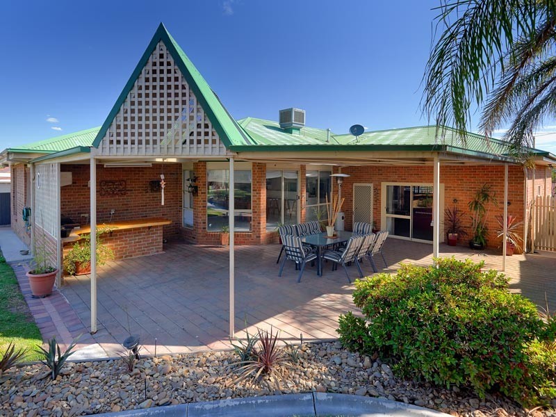6 Dimbanna Court, Lavington NSW 2641