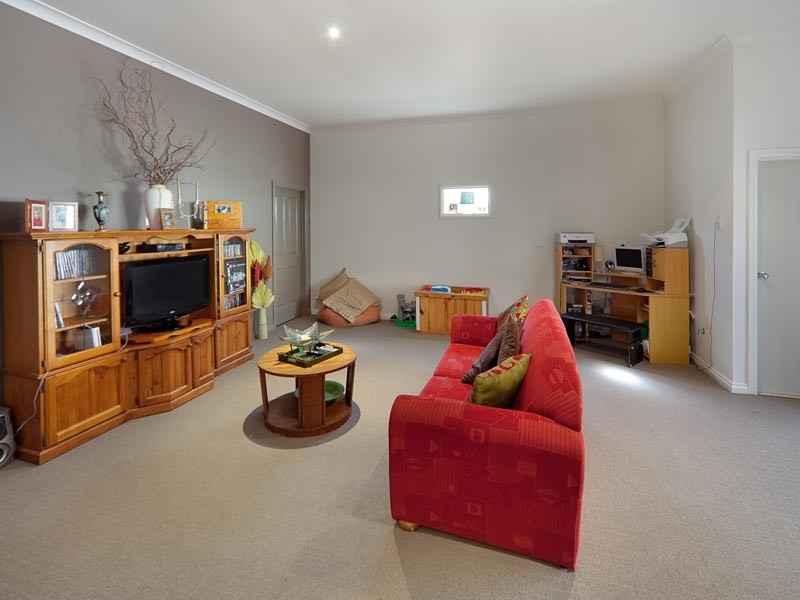 6 Dimbanna Court, Lavington NSW 2641