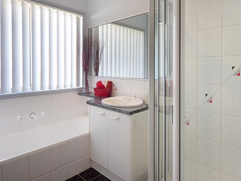6 Dimbanna Court, Lavington NSW 2641