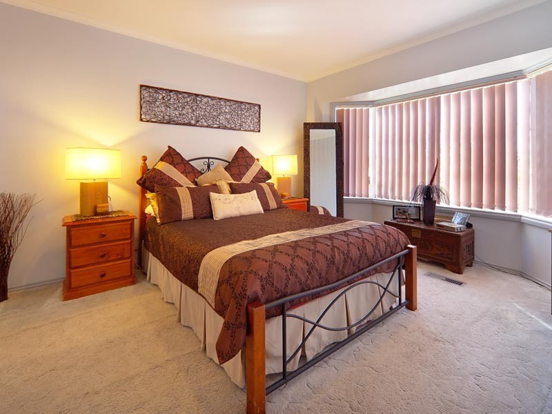 6 Dimbanna Court, Lavington NSW 2641