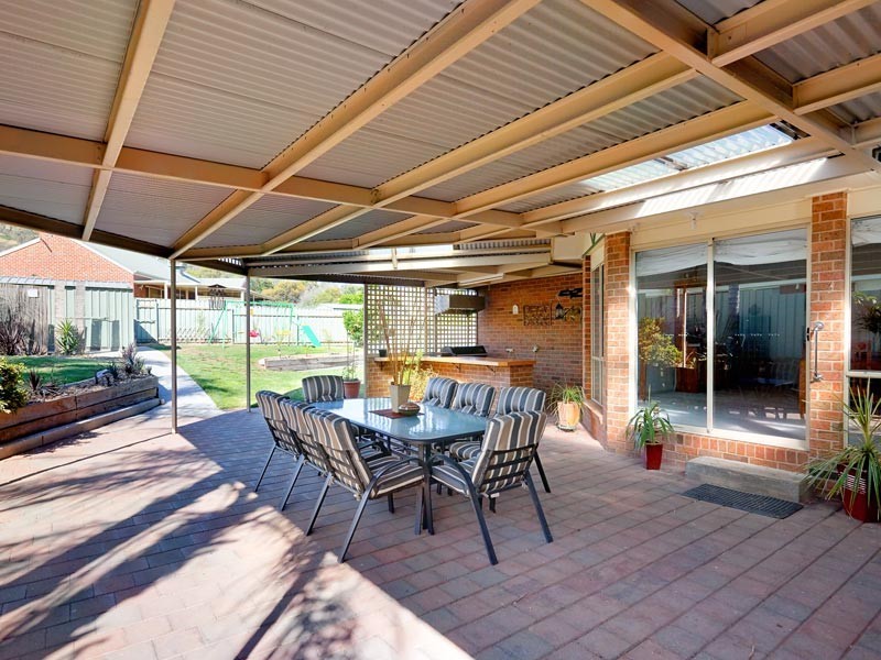 6 Dimbanna Court, Lavington NSW 2641