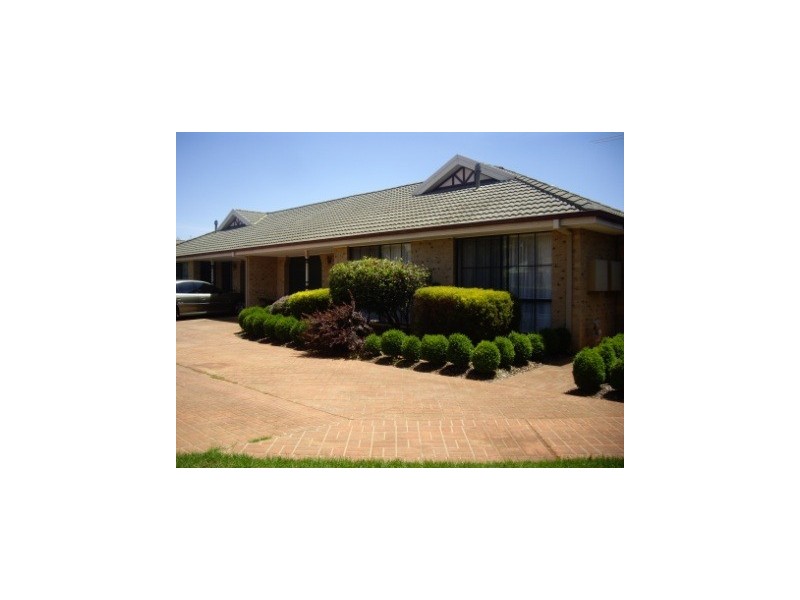 6/10 Tristan Court, Lavington NSW 2641