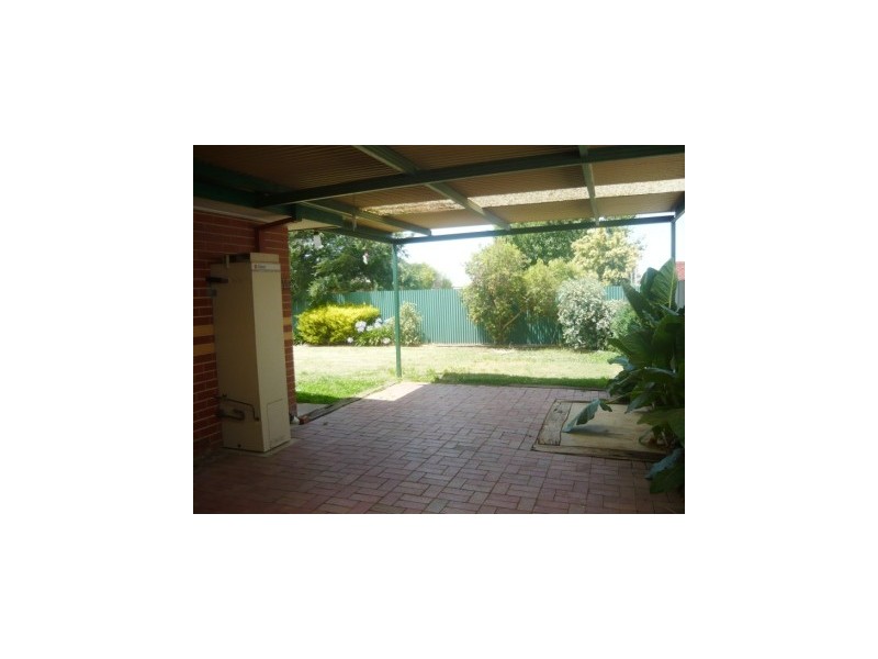 449  Schaefer Street, Lavington NSW 2641