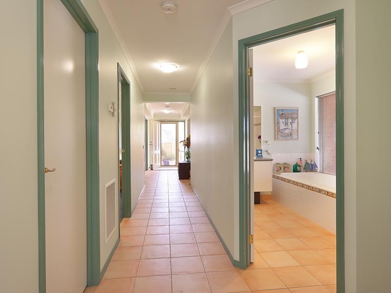 16 Ironbark Way, Thurgoona NSW 2640