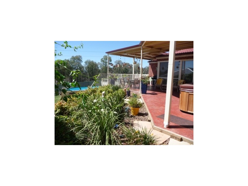 64 Mountain View Drive, Lavington NSW 2641