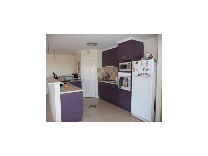 64 Mountain View Drive, Lavington NSW 2641