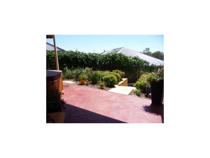 64 Mountain View Drive, Lavington NSW 2641