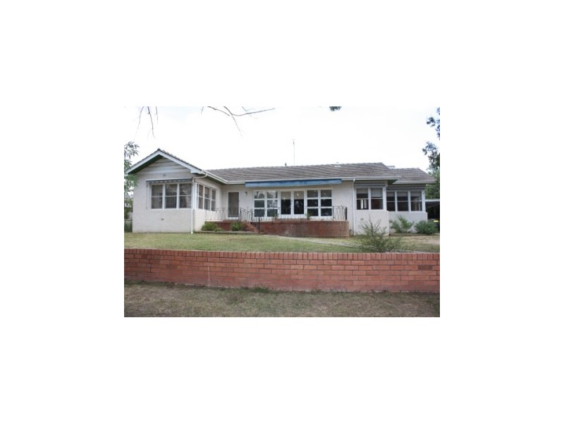 9 Braintree Avenue, Corowa NSW 2646